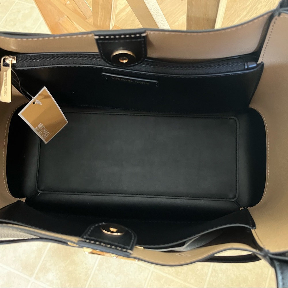 Michael Kors Reed Belted large leather tote NWT - Picture 9 of 11